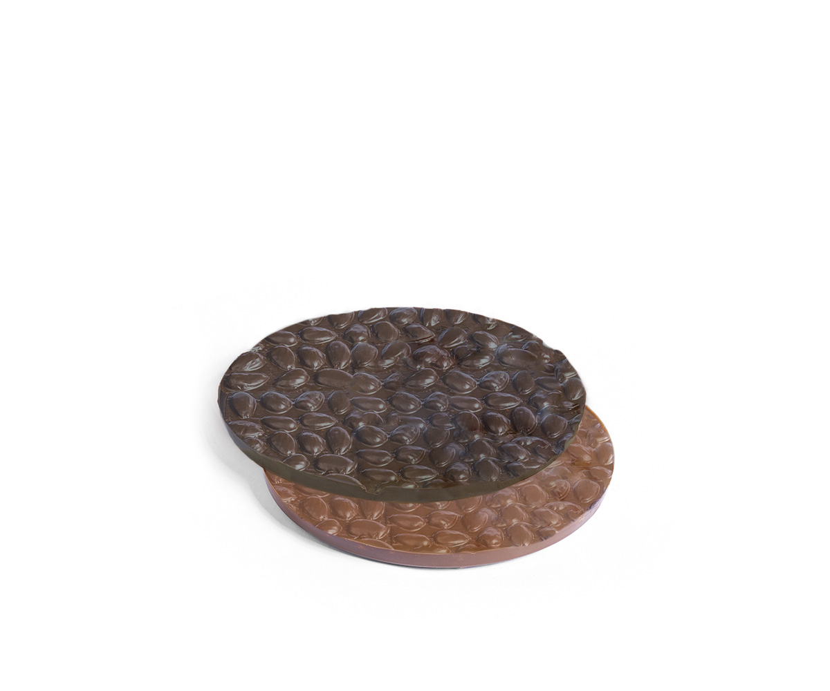Chocolate con almendra en formato torta redonda